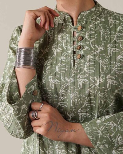 شومیز چرخکاری طرح گلبرگ